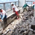 Merenovasi kolam renang di Apartemen Dharmawangsa