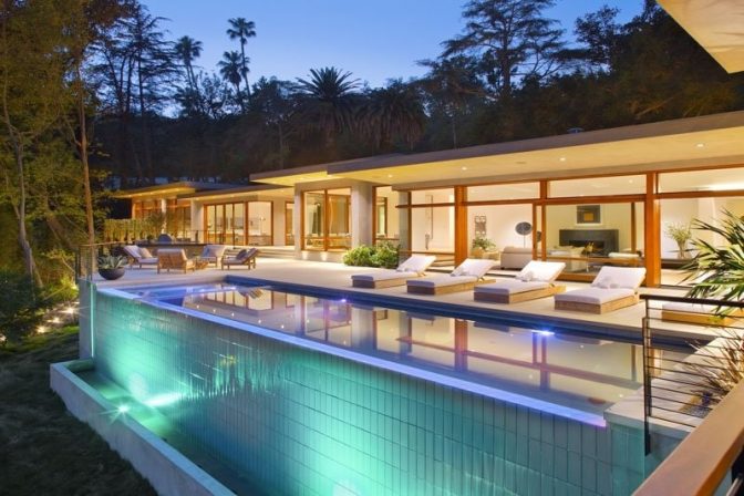 kontraktor kolam renang di batu