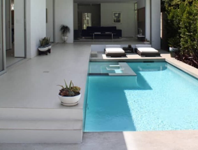 desain kolam renang minimalis di lahan sempit