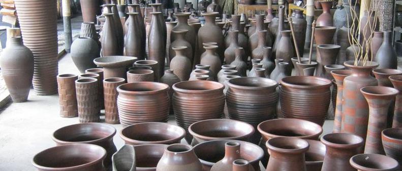 guci contoh kerajinan dari tanah liat