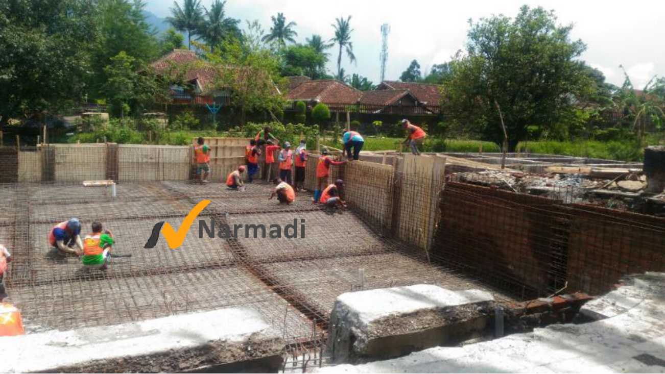 pembesian pondasi tapak konstruksi kolam renang