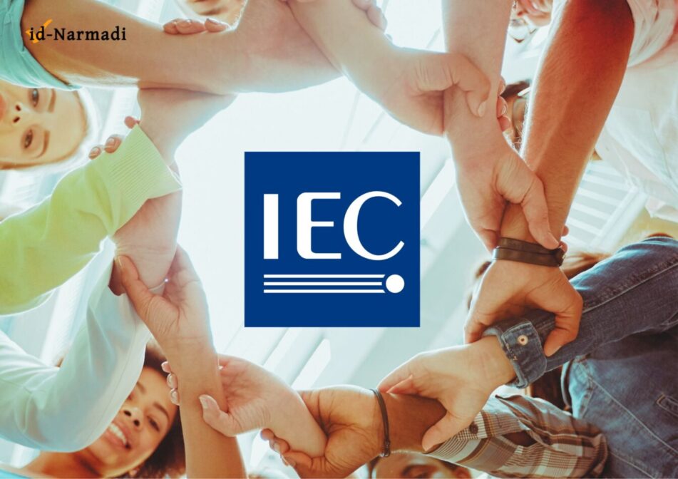 Anggota IEC adalah negara-negara yang tergabung dalam electrotechnical commission sebuah organisasi internasional pengembang standar kelistrikan yang secara garis besar dalam ruang lingkup elektroteknologi