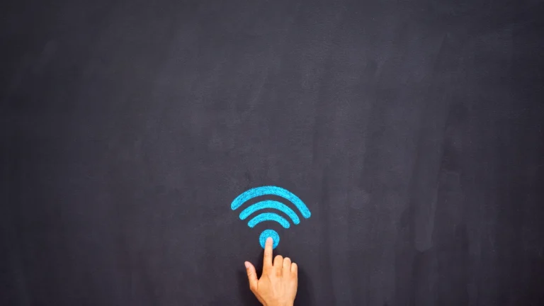Kenali Apa Itu WLAN dan Regulasinya di Indonesia