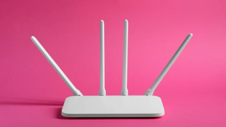 Perbedaan Router dan Routing