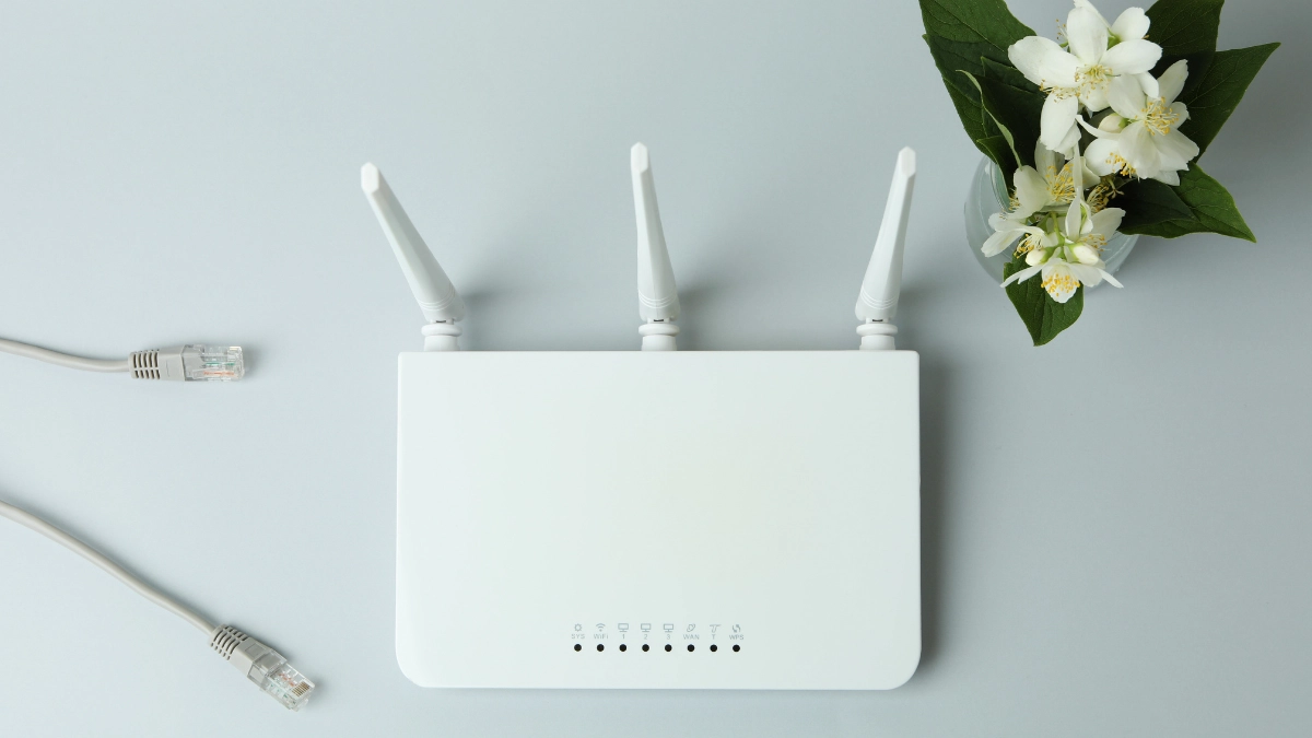 Perbedaan Router dan Routing