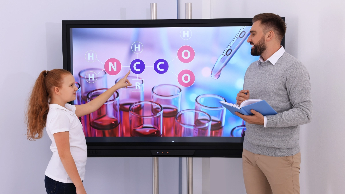 interactive flat panel display di sekolah
