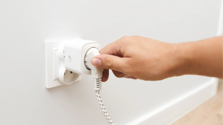 Smart Plug dan Smart Switch: Mana yang Lebih Cocok untuk Rumah Pintar?