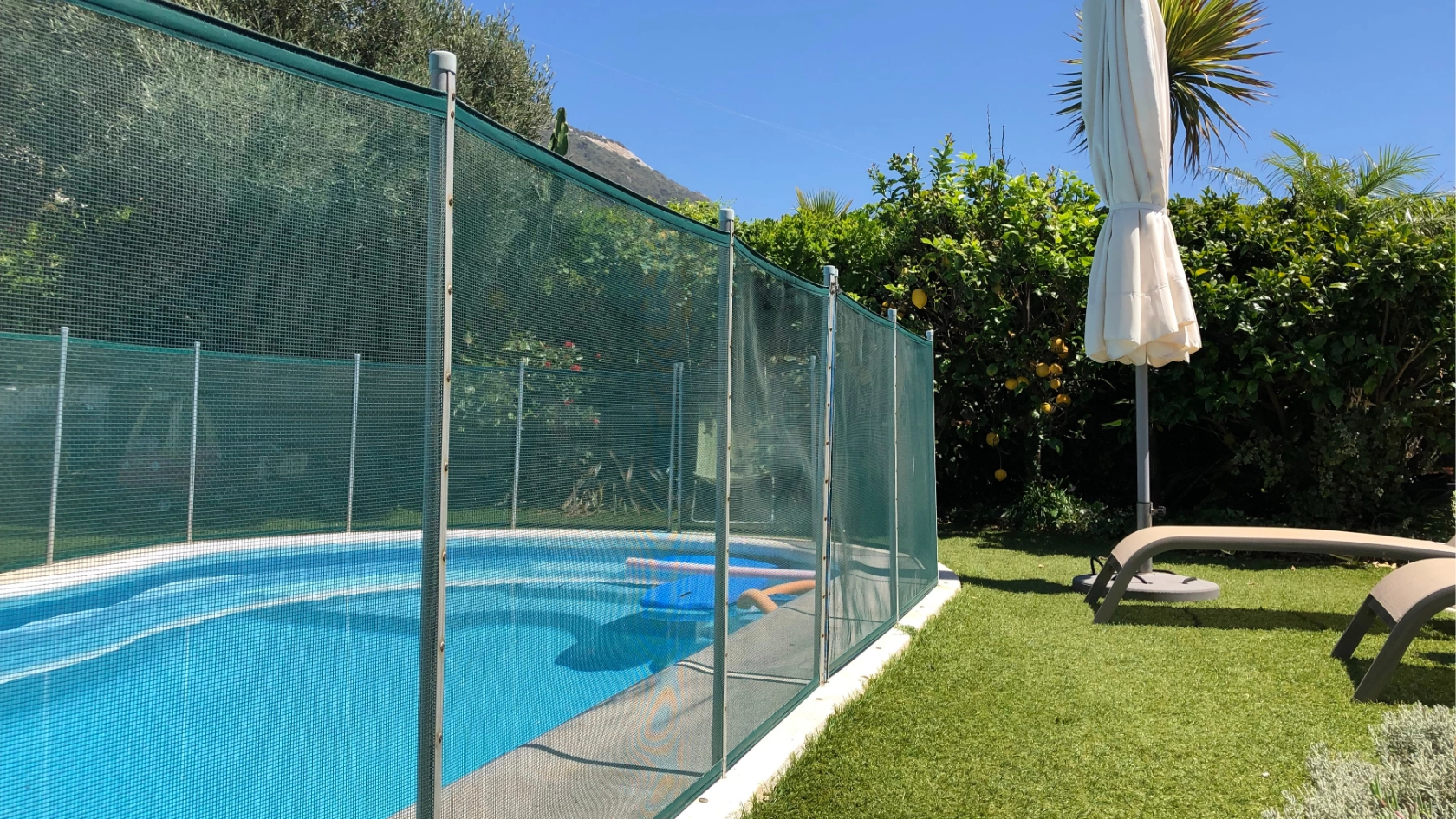 membangun kolam renang untuk anak yang aman