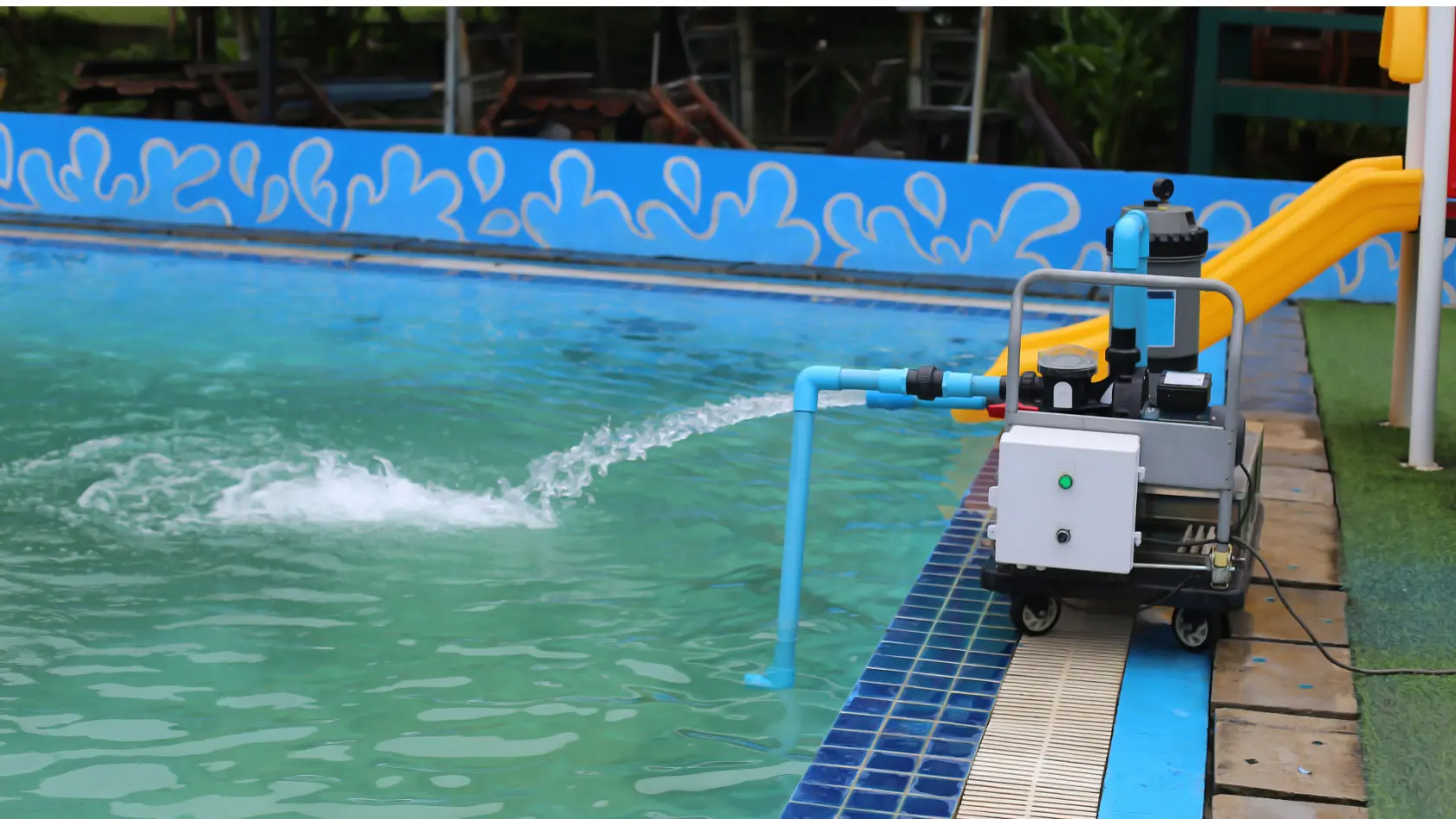 Pentingnya Menguras Air Kolam Renang dan Panduan Melakukannya