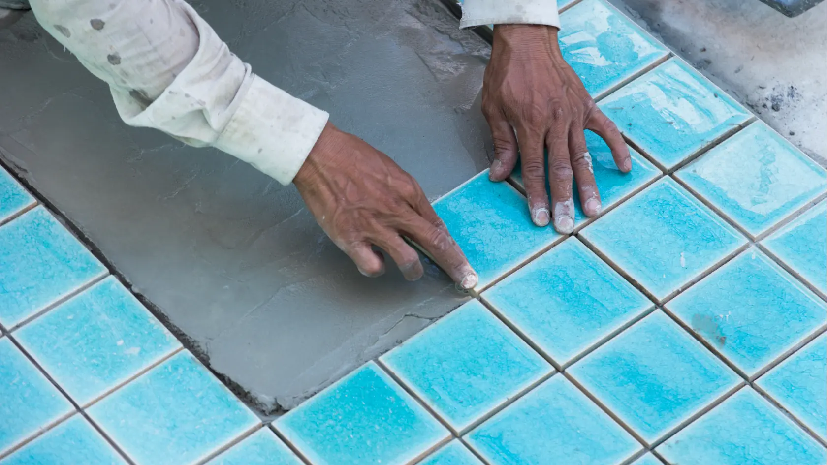 bentuk mozaik kolam renang