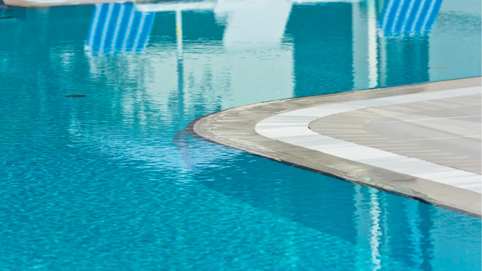 kolam renang Zero edge (tanpa batas)