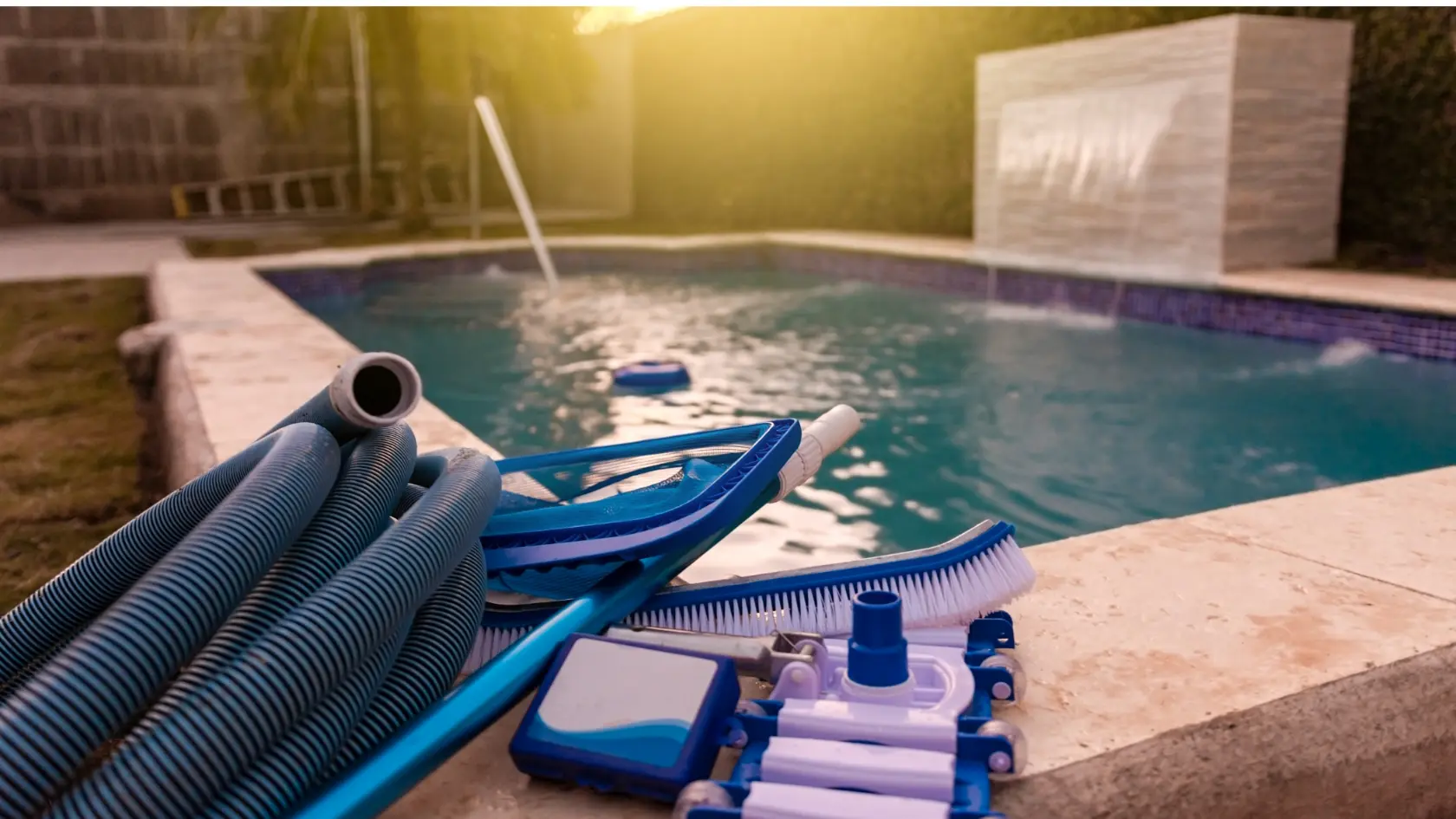 Mengenal Vacuum Head Kolam Renang: Fungsi, Jenis, dan Alat Pendukungnya