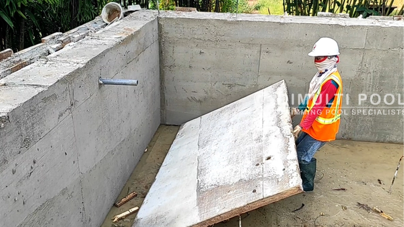 pengecoran pada kolam renang