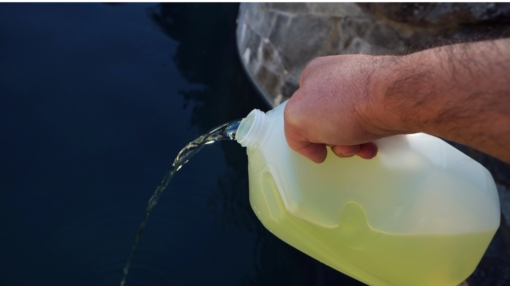 Kenali Jenis-Jenis Chemical Kolam Renang dan Fungsinya