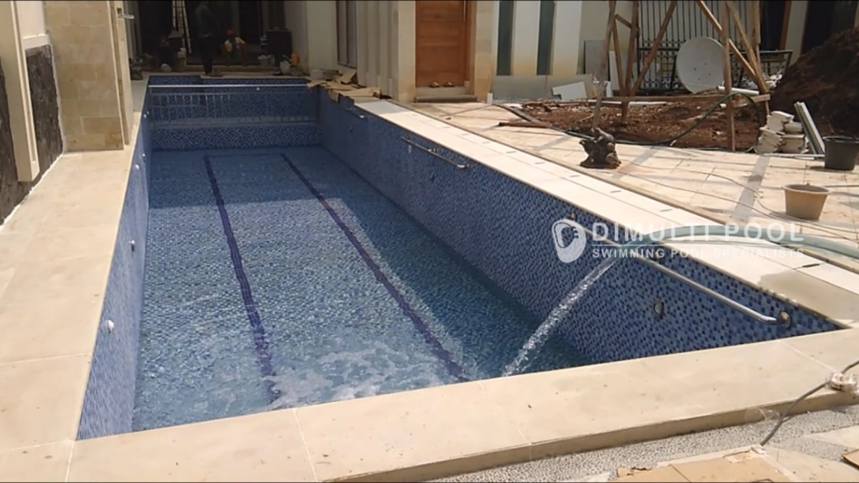 kedalaman kolam renang