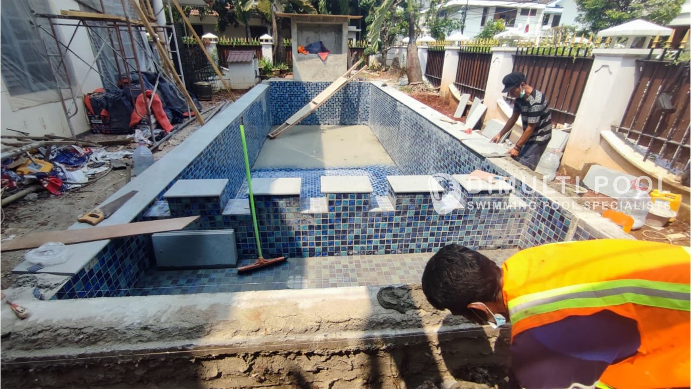 Penggalian dan pemasangan struktur dasar