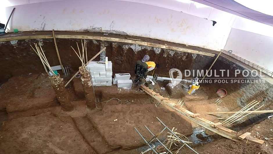 pemasangan bekisting luar