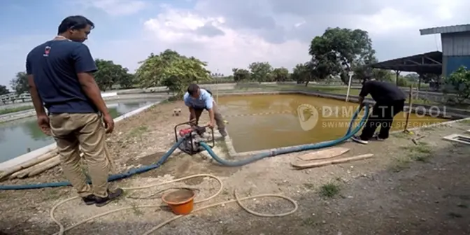 pembangunan kolam renang