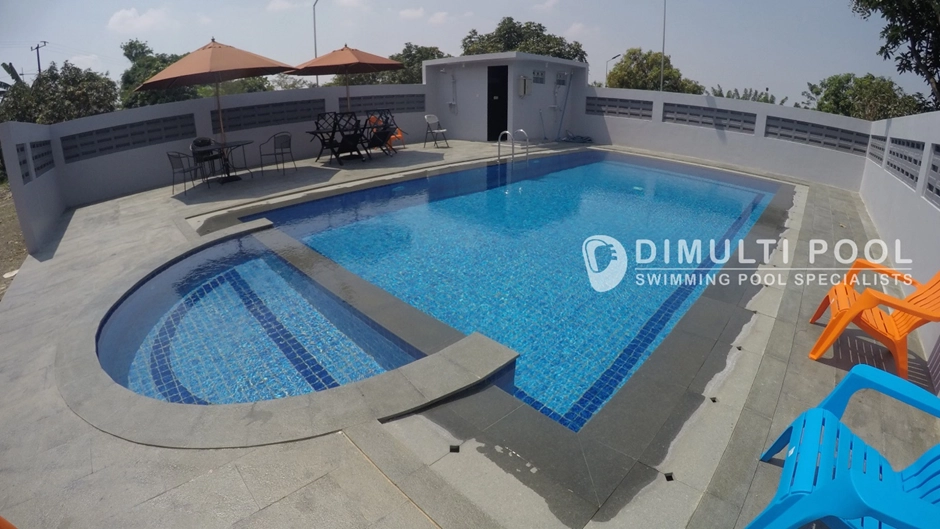 Kolam Renang Keluarga 9 x 5 Meter + Setengah Lingkaran Diameter 2 Meter