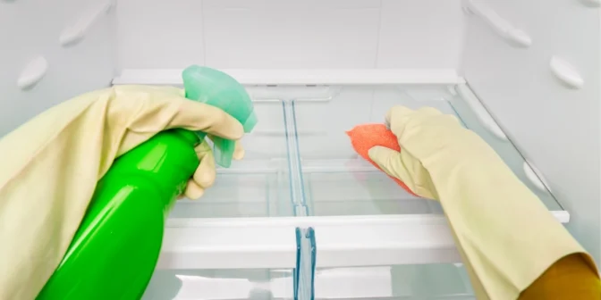 Begini Cara Mengatasi Kulkas Bau Tidak Sedap, Yuk Simak!