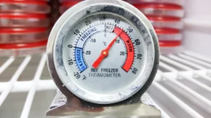 cara mengatasi kulkas berair