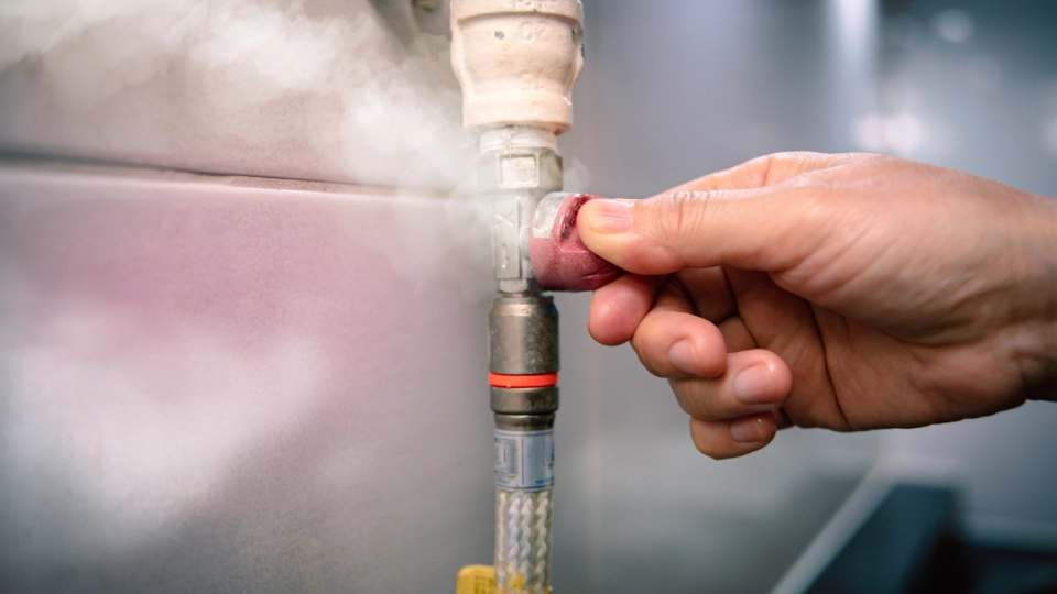 penyebab kompor gas meledak bisa karena Kebocoran gas