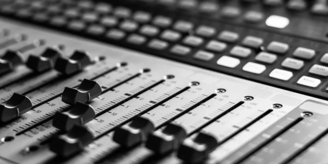 7 Kelebihan TV Digital yang Membuatnya Unggul Dibanding TV Analog