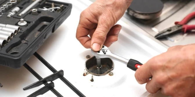 Kompor Gas 2 Tungku Mati Sebelah? Coba Periksa Bagian Ini!