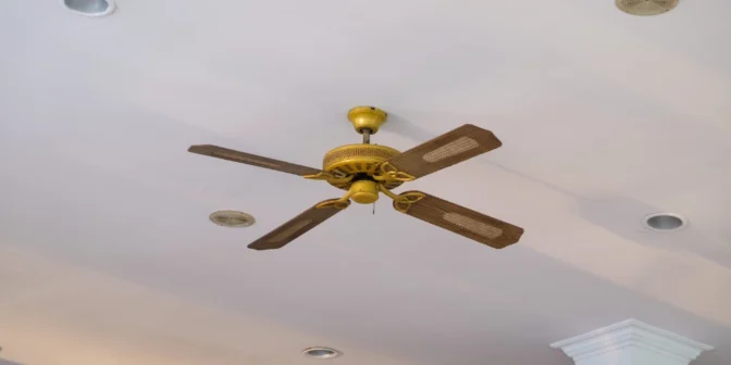 Kipas Angin Berdiri dan Gantung, Mana yang Cocok untuk Rumah Anda?