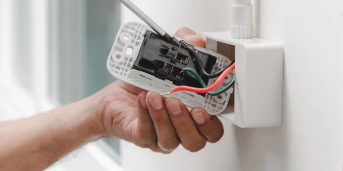 Cara Memasang Saklar WiFi dan Menghubungkannya ke Jaringan Rumah Anda