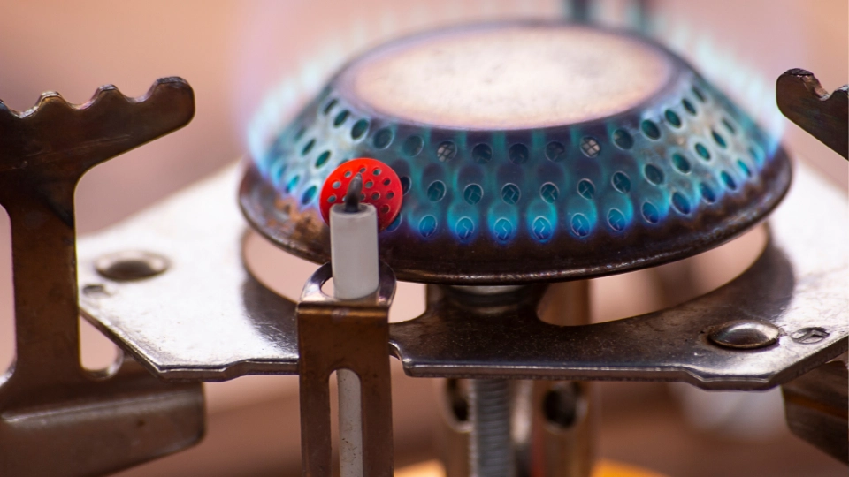 Cara Menggunakan Kompor Gas Portable agar Aman saat Kemah atau di Rumah