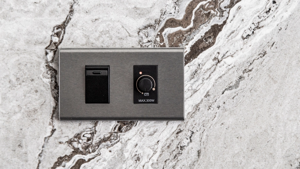 saklar dimmer pintar - Narmadi.co.id