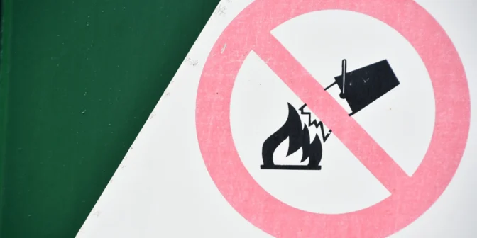 MCB Terbakar? Panduan Penanganan Aman untuk Pemilik Rumah