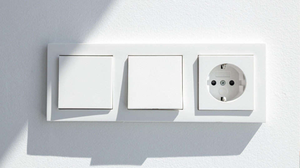 saklar listrik - Narmadi.co.id