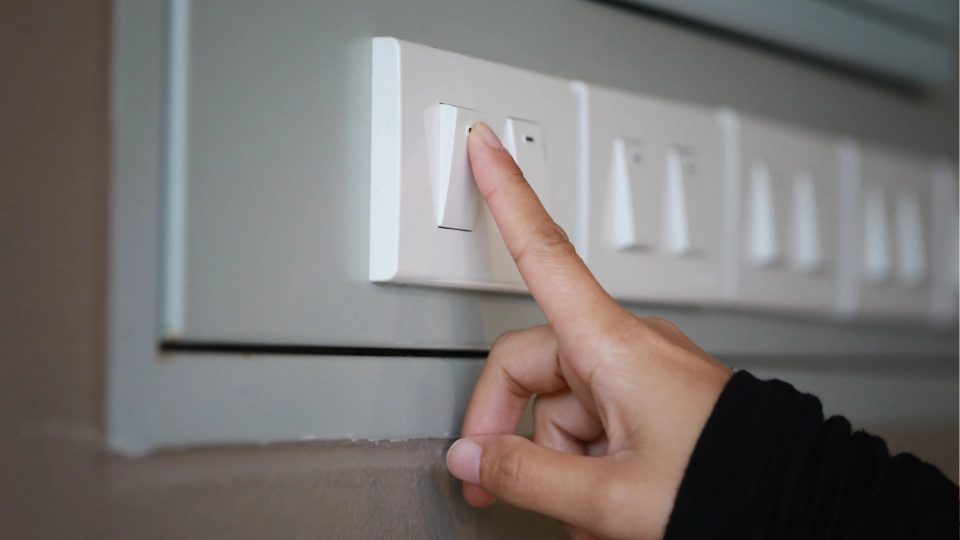 jenis saklar listrik - Narmadi.co.id