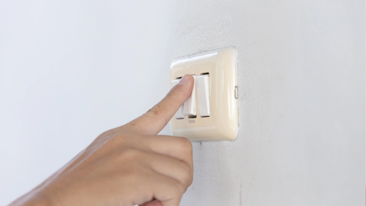 Penyebab Saklar Lampu Panas dan Tips Menghindarinya
