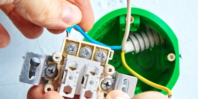 Cara Memperbaiki Saklar Ganda yang Terbalik atau Tertukar dengan Mudah