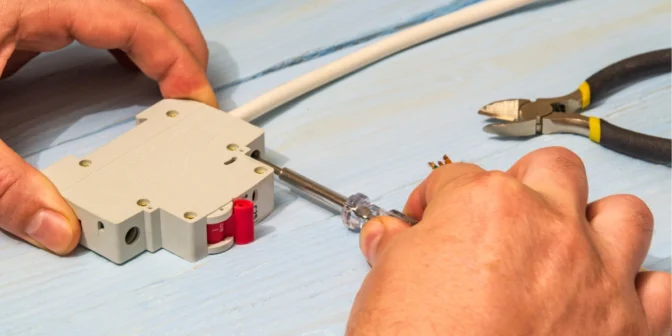 Begini Cara Pemasangan MCB dengan Tepat, Jangan Sampai Salah!