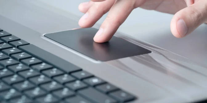 Lelah dengan Layar Laptop Bergerak Sendiri? Coba 10 Cara Ampuh Ini!