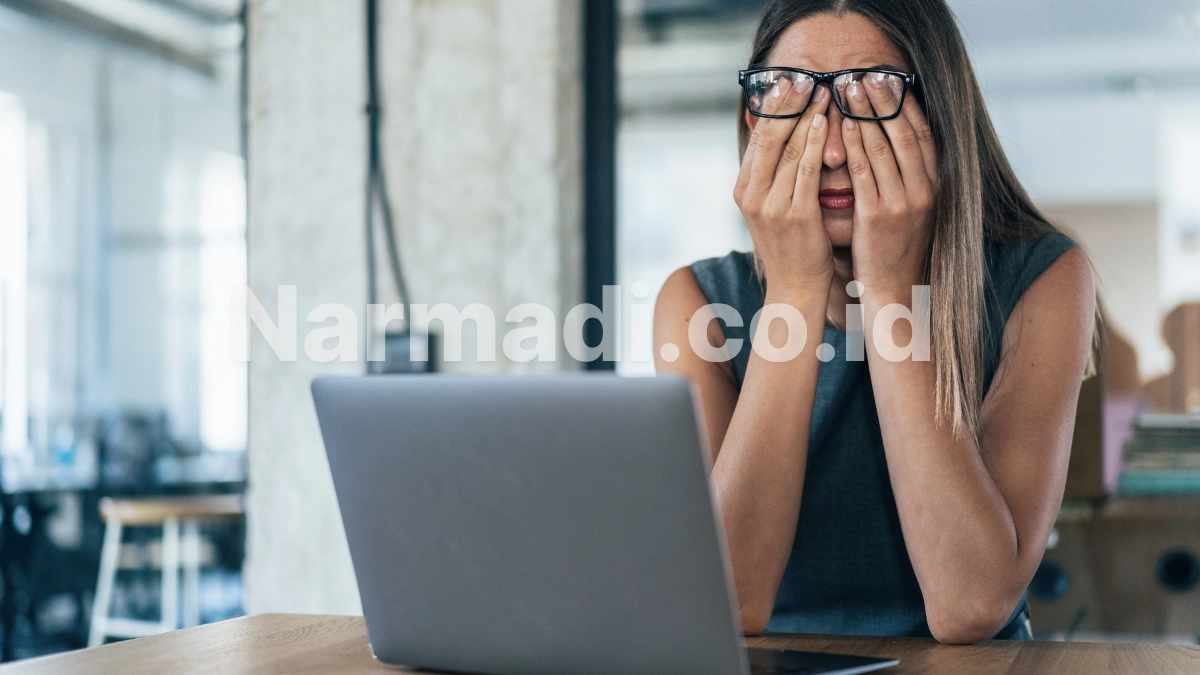 layar laptop bergerak sendiri - Narmadi.co.id