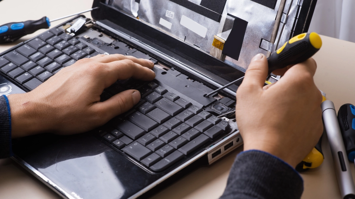 laptop rusak - Narmadi.co.id