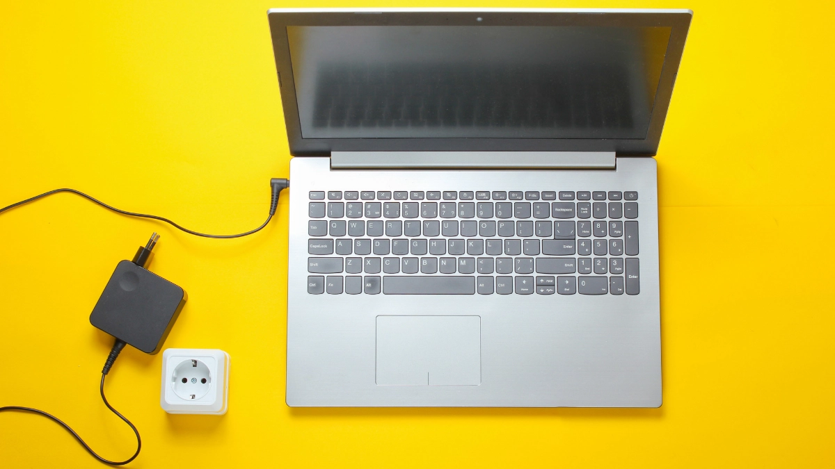 Charger laptop rusak - Narmadi.co.id