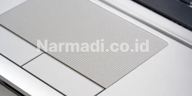 layar laptop bergerak sendiri