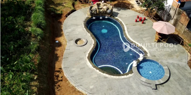 Contoh Desain Kolam Renang Free Form Jumbo, Berapa Harganya?