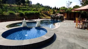 Hasil akhir pembuatan kolam renang Bapak Putu. Contoh Desain Kolam Renang Free Form Jumbo milik beliau.