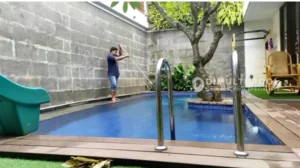 Hasil akhir pembuatan kolam renang Bapak Wisudawan. Ini Harga Kolam Renang 7x3 dan Contoh Desainnya.