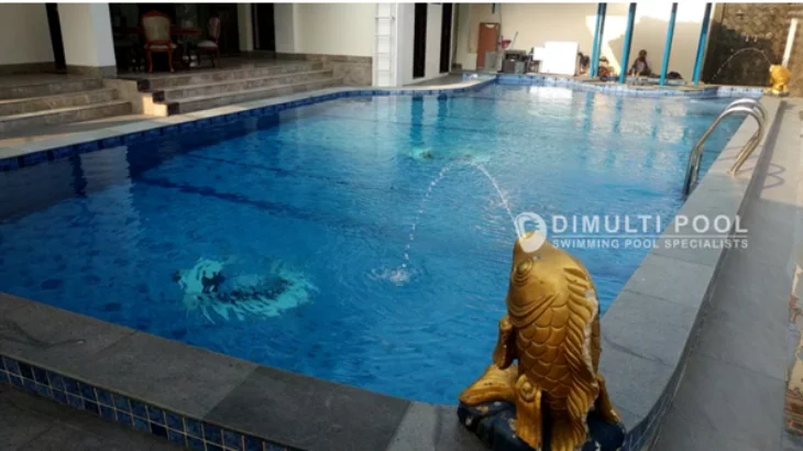Hasil akhir renovasi kolam renang Bapak Boy. Ini contoh desain kolam renang setelah renovasi.