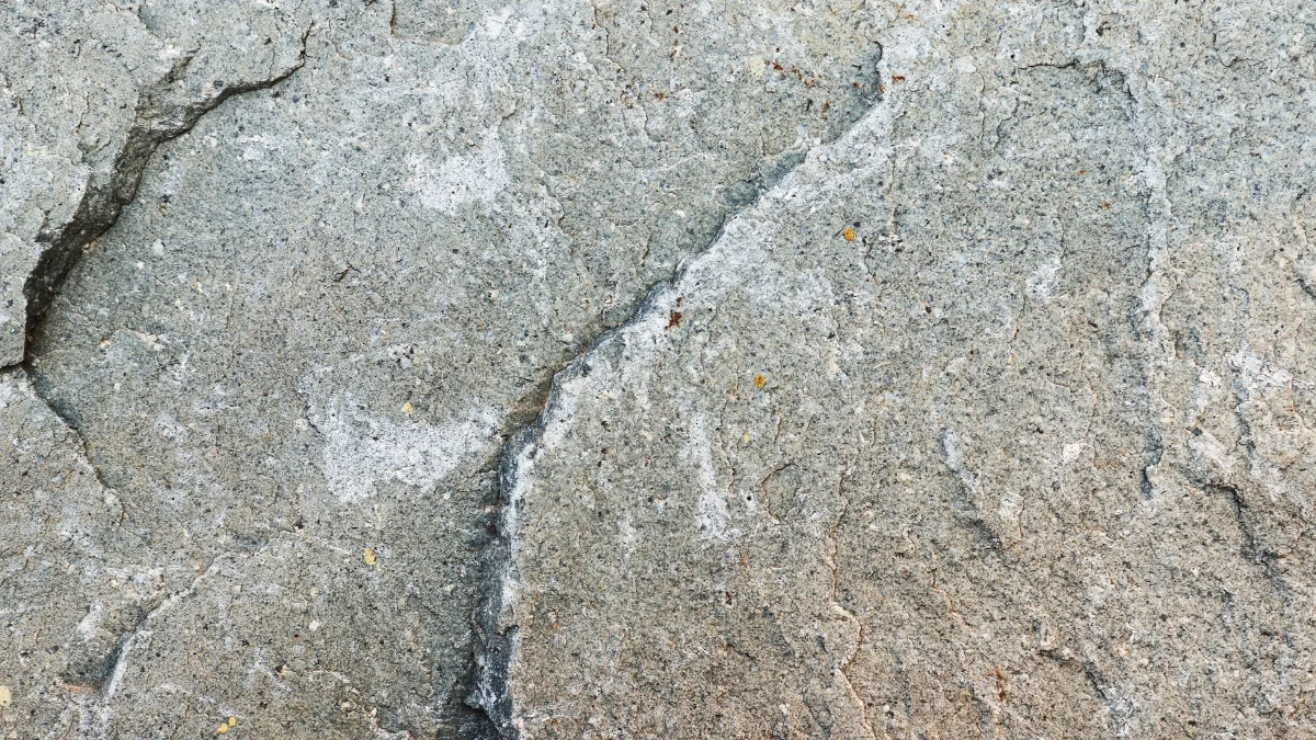 5 Jenis Batu Alam Kolam Renang, Pancarkan Tampilan Natural!