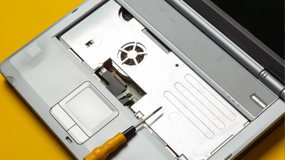 biaya ganti keyboard laptop - Narmadi.co.id