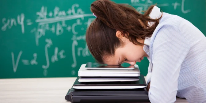 layar laptop bercak putih